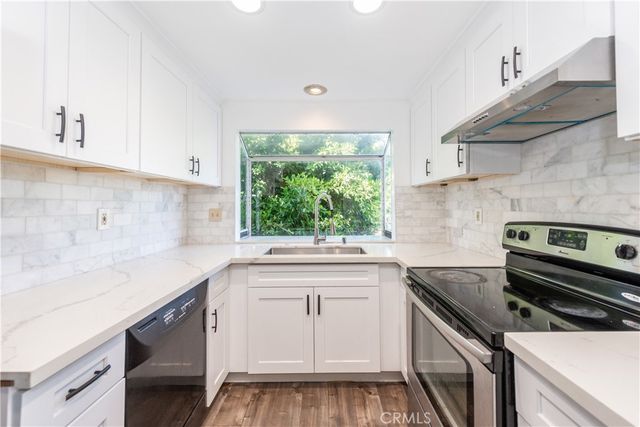 375 Stanford Court 9, Irvine, CA 92612