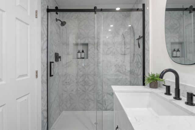 2700 Lawrence Crossley Road 105, Palm Springs, CA 92264