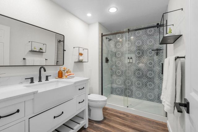 2700 Lawrence Crossley Road 105, Palm Springs, CA 92264