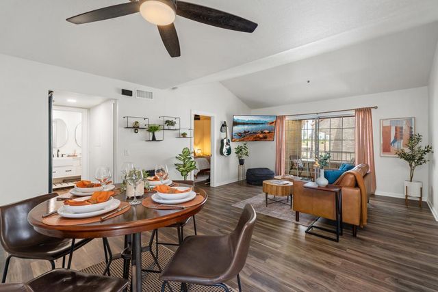 2700 Lawrence Crossley Road 105, Palm Springs, CA 92264