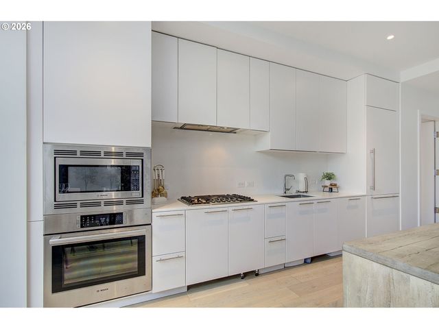 1150 Nw QUIMBY St 204, Portland, OR 97209