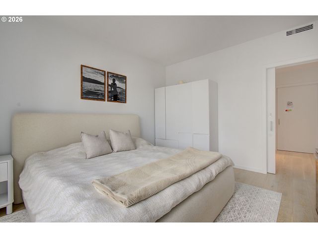 1150 Nw QUIMBY St 204, Portland, OR 97209