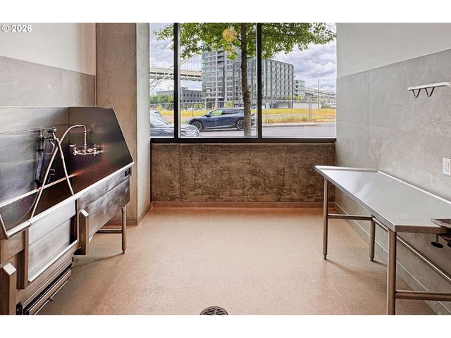1150 Nw QUIMBY St 204, Portland, OR 97209