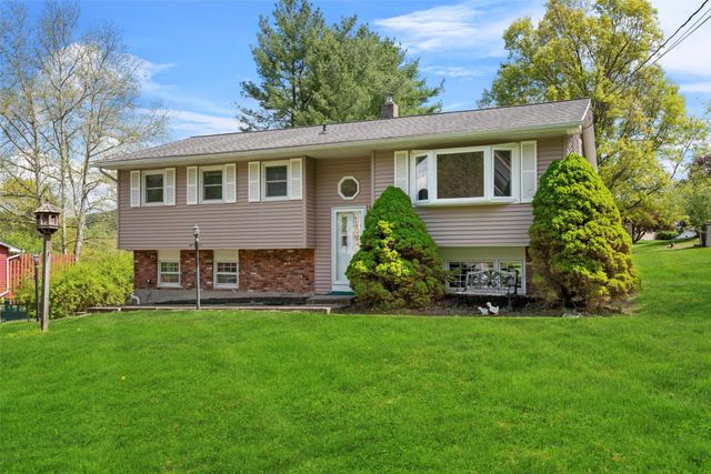 12 Mari Road, Chester, NY 10918