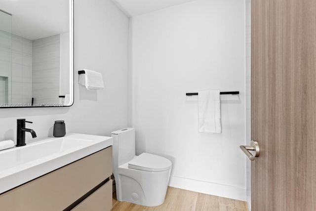 85 W Shore Dr W, Miami, FL 33133