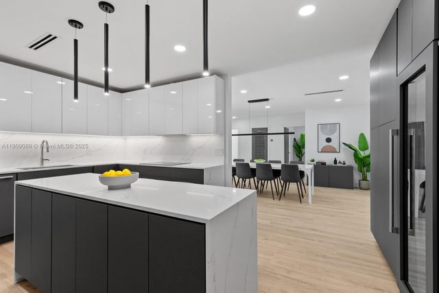 85 W Shore Dr W, Miami, FL 33133