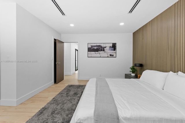 85 W Shore Dr W, Miami, FL 33133