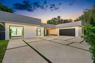 85 W Shore Dr W, Miami, FL 33133