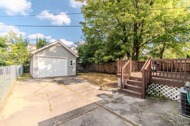 845 E 14 Mile Road, Birmingham, MI 48009