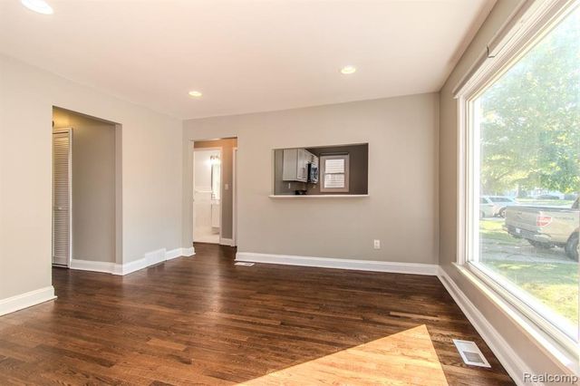 845 E 14 Mile Road, Birmingham, MI 48009