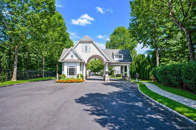 14 Concerto Drive, Lake Grove, NY 11755