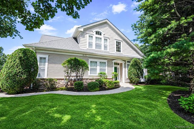 14 Concerto Drive, Lake Grove, NY 11755