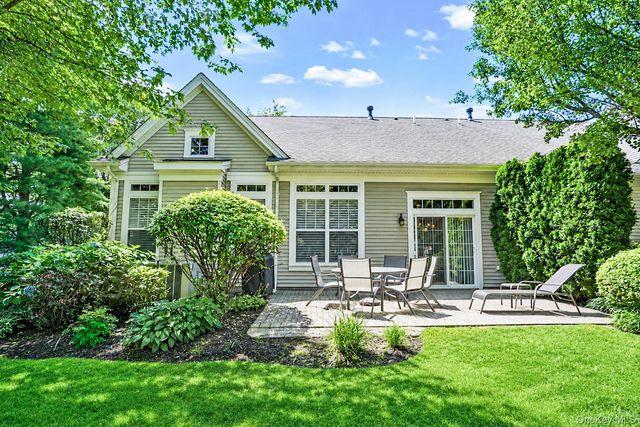 14 Concerto Drive, Lake Grove, NY 11755