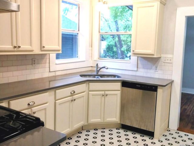 338 Queen Anne, San Antonio, TX 78209