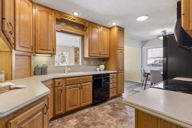 11032 Little Avenue S, Bloomington, MN 55437