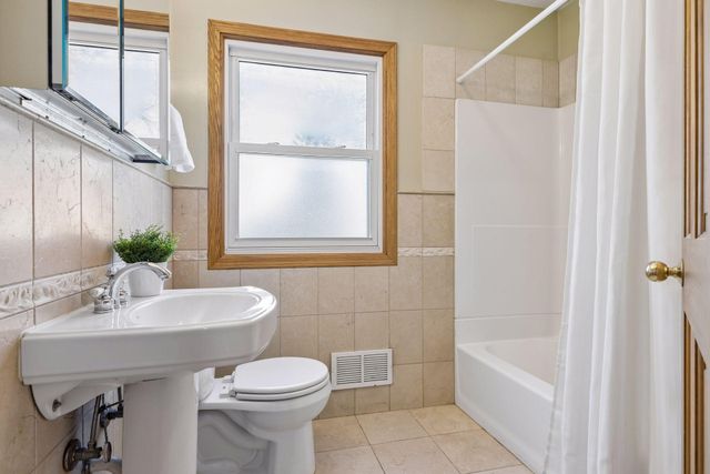 11032 Little Avenue S, Bloomington, MN 55437