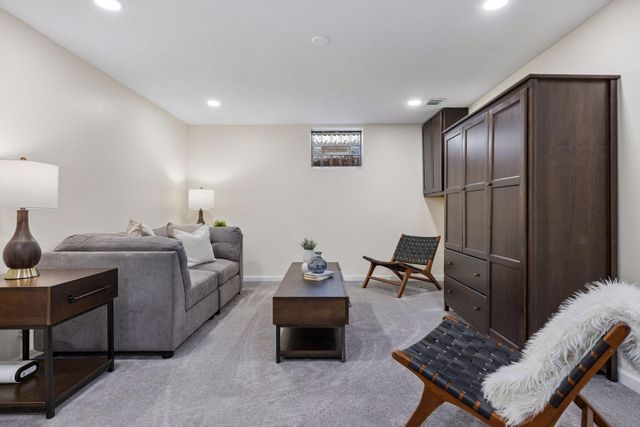 11032 Little Avenue S, Bloomington, MN 55437