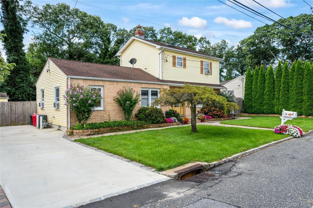 16 12th Street, Ronkonkoma, NY 11779 — photo 2
