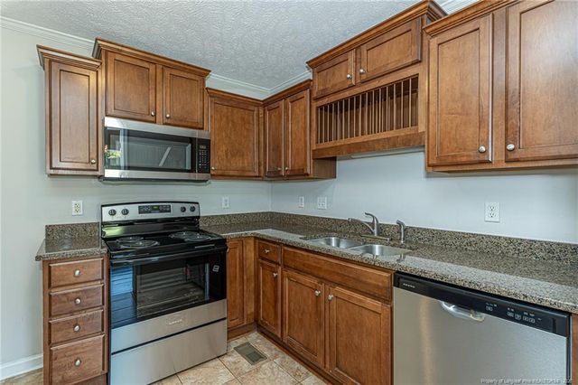 6815 St Julian Way, Fayetteville, NC 28314