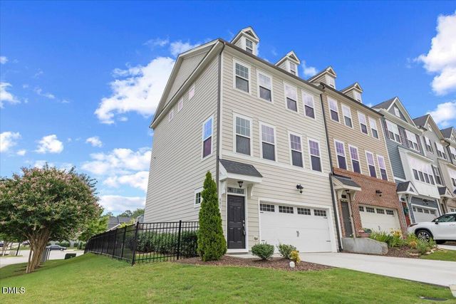 801 Grafton Peak Lane, Apex, NC 27523