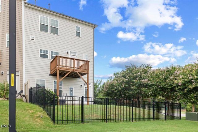801 Grafton Peak Lane, Apex, NC 27523