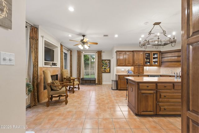 409 Austin Village Boulevard, Lafayette, LA 70508