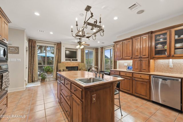 409 Austin Village Boulevard, Lafayette, LA 70508