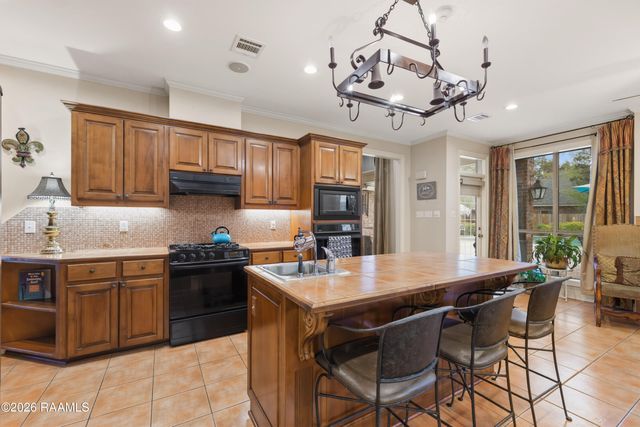 409 Austin Village Boulevard, Lafayette, LA 70508