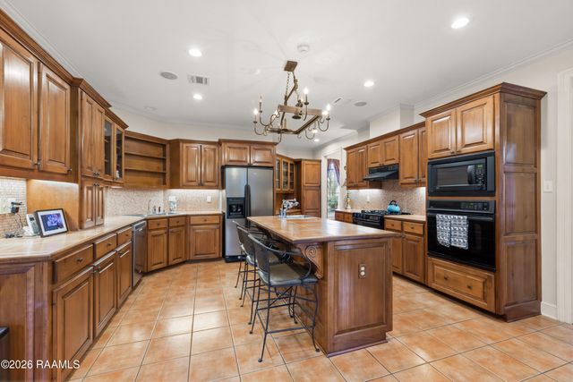 409 Austin Village Boulevard, Lafayette, LA 70508