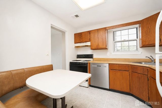 29 Lindsey Circle, Old Bridge, NJ 08857