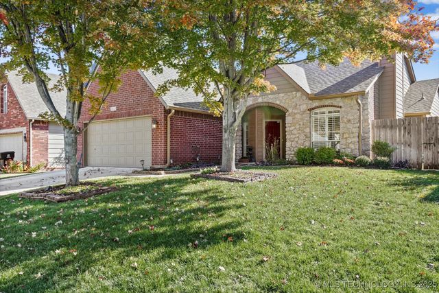 3033 W Oakland Street, Broken Arrow, OK 74012