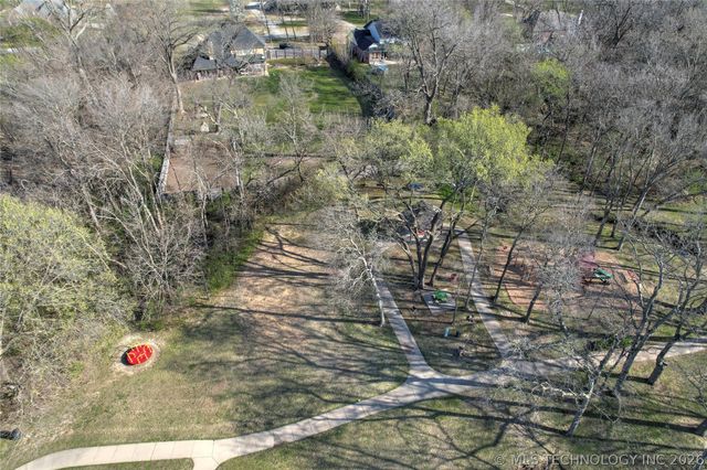 3033 W Oakland Street, Broken Arrow, OK 74012