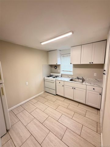 202 N Wellwood Avenue 3, Lindenhurst, NY 11757