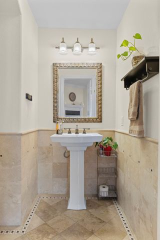 7732 Tennis Ct, Antelope, CA 95843