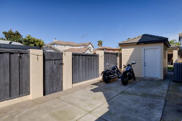 7732 Tennis Ct, Antelope, CA 95843