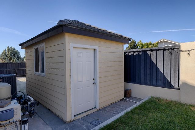 7732 Tennis Ct, Antelope, CA 95843