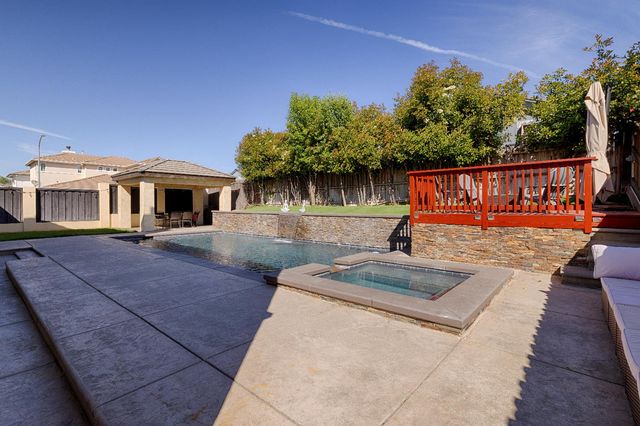 7732 Tennis Ct, Antelope, CA 95843