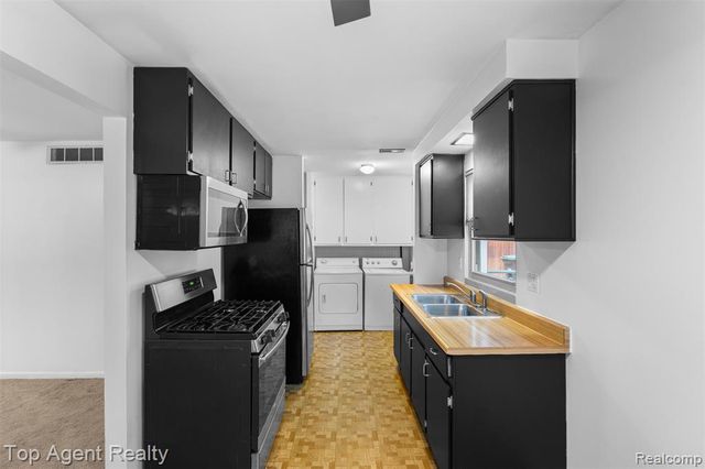 8026 Robert Street, Taylor, MI 48180