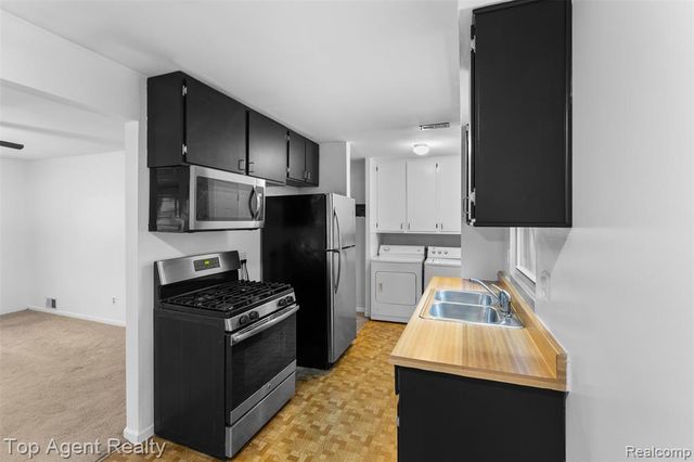 8026 Robert Street, Taylor, MI 48180