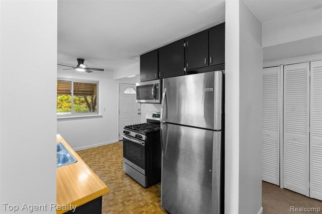 8026 Robert Street, Taylor, MI 48180