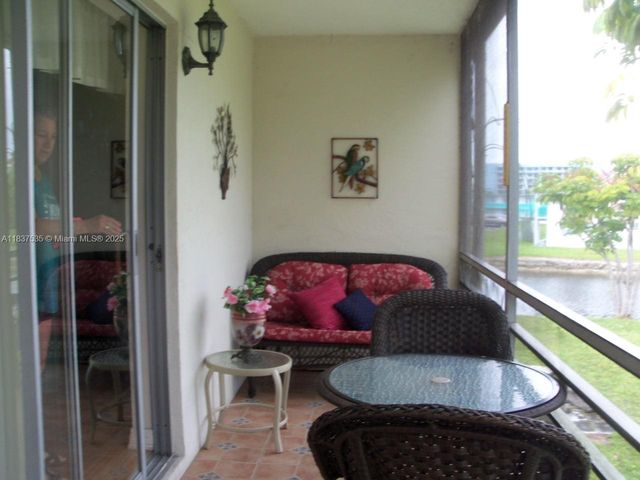 165 NE 203rd Ter 31, Miami Gardens, FL 33179