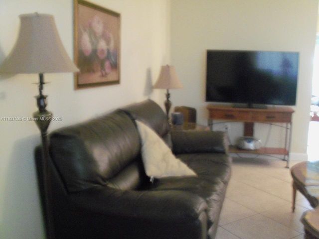 165 NE 203rd Ter 31, Miami Gardens, FL 33179