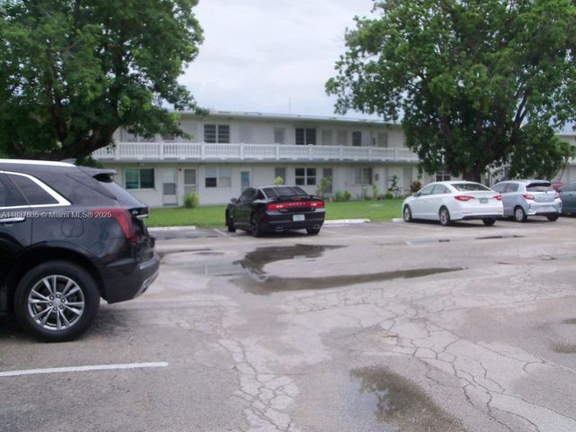 165 NE 203rd Ter 31, Miami Gardens, FL 33179