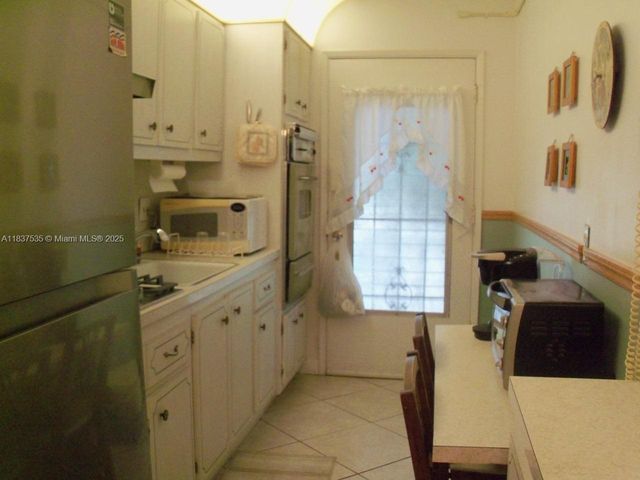 165 NE 203rd Ter 31, Miami Gardens, FL 33179