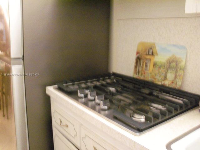 165 NE 203rd Ter 31, Miami Gardens, FL 33179
