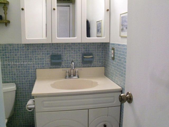 165 NE 203rd Ter 31, Miami Gardens, FL 33179