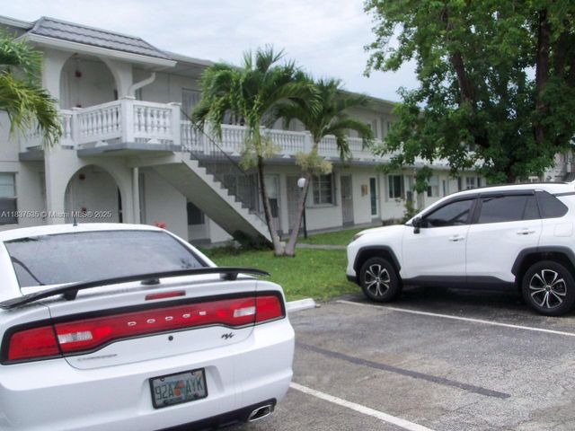 165 NE 203rd Ter 31, Miami Gardens, FL 33179