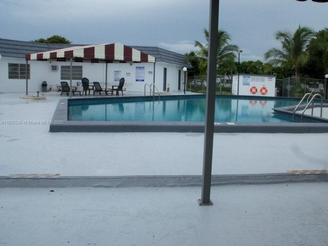 165 NE 203rd Ter 31, Miami Gardens, FL 33179