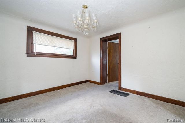 4274 Linda Court, Waterford, MI 48329