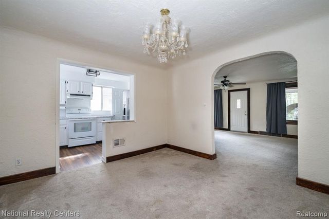 4274 Linda Court, Waterford, MI 48329